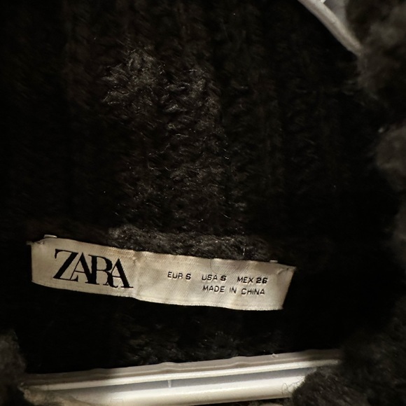 Zara Knit Turtleneck - Picture 2 of 2